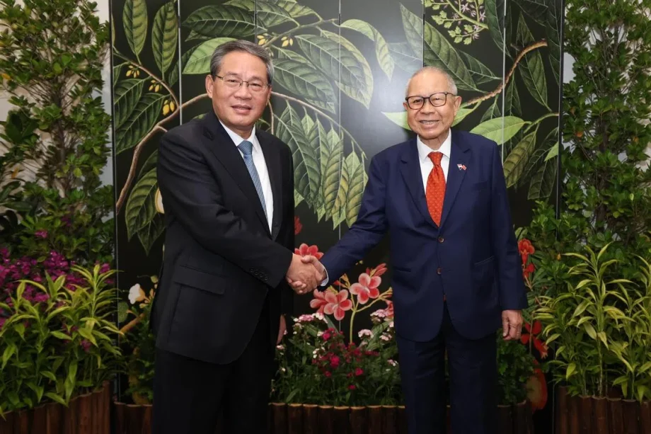 Chinese Premier meets Singapore Acting President, business leaders Chinese Premier meets Singapore Acting President, business leaders