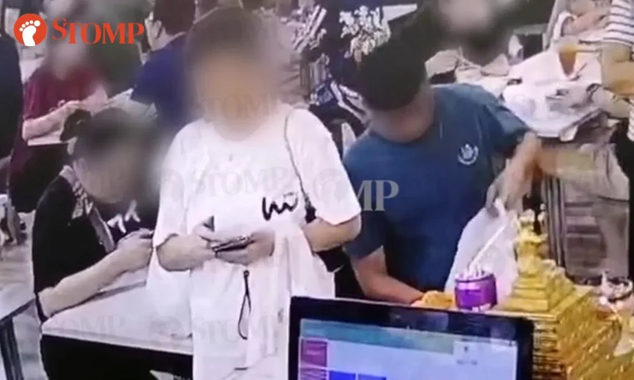 Stomper apologises to man who mistakenly took his mother’s  spring chicken in Yishun Stomper apologises to man who mistakenly took his mother’s  spring chicken in Yishun