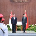 Chinese premier pledges joint efforts with Singapore for more just, equitable world order-Xinhua