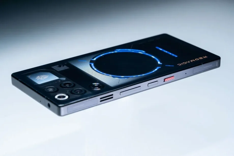 The Redmagic 11 Pro launches in China with the Snapdragon 8 Elite Gen 5 processor