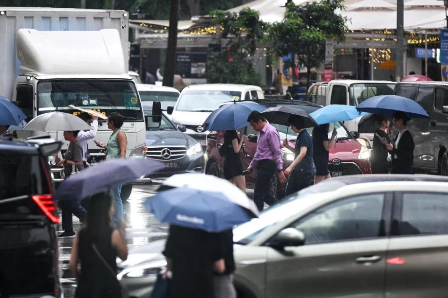 Risk of flash flood in Ubi Avenue 1 amid heavy rain: PUB