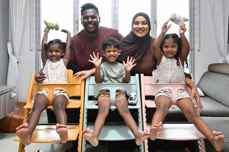 Naturally conceived triplets in Singapore