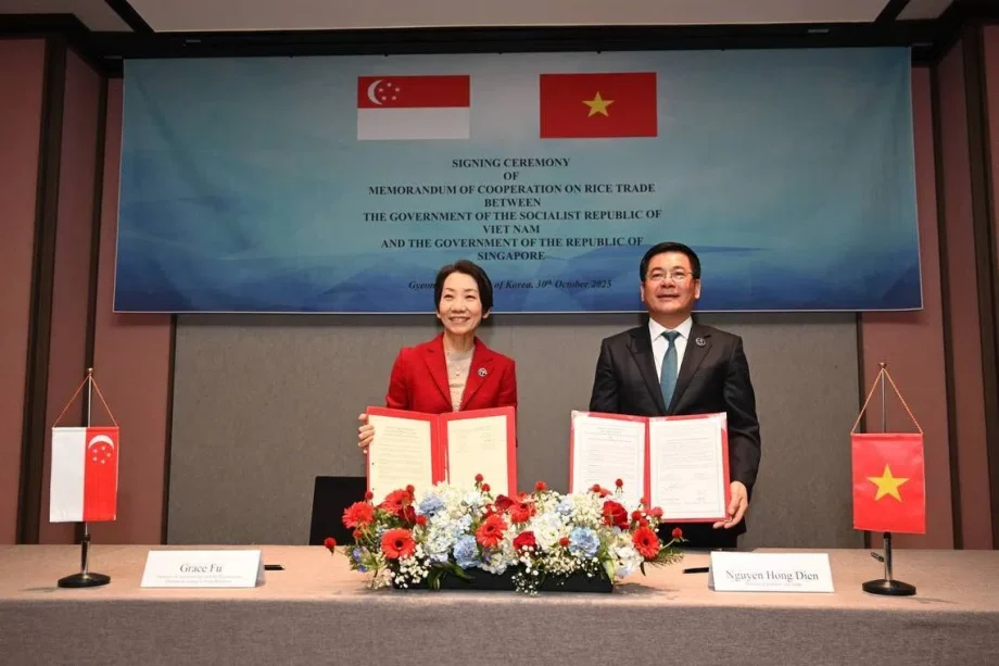 Singapore and Vietnam ink deal to support rice trade on the sidelines of Apec meet in South Korea Singapore and Vietnam ink deal to support rice trade on the sidelines of Apec meet in South Korea