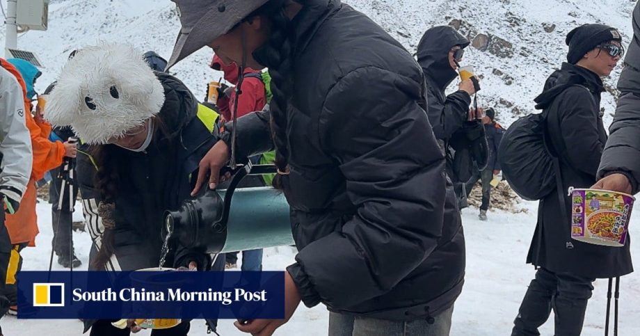 800 Everest trekkers, guides, porters rescued in China after being stranded by blizzard