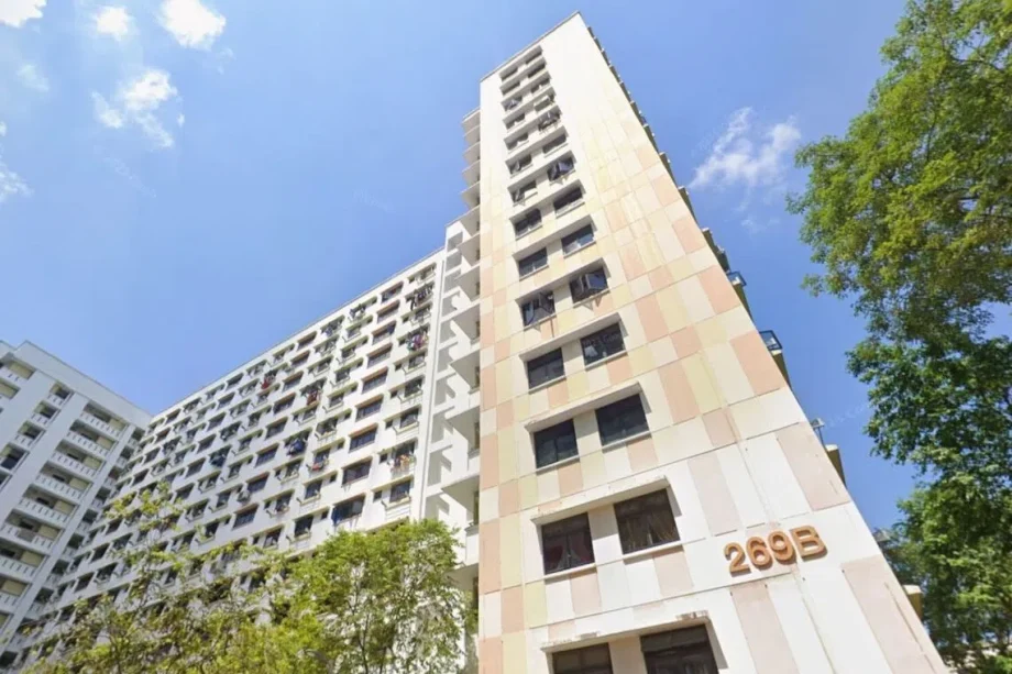 1 taken to hospital, 10 evacuated after living room fire in Yishun HDB flat 1 taken to hospital, 10 evacuated after living room fire in Yishun HDB flat