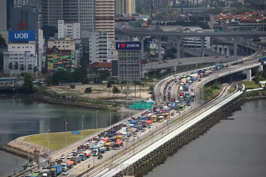 Long queues expected at land checkpoints during 3-day Deepavali weekend: ICA