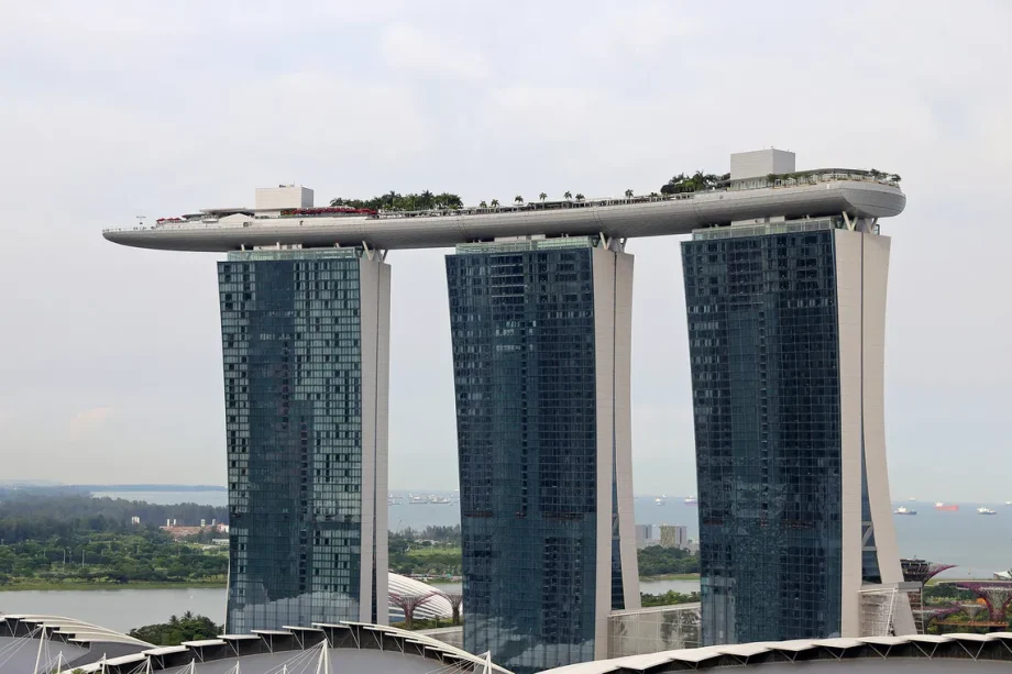 Man jailed 6 days for molesting woman inside MBS lift while wife was with him
