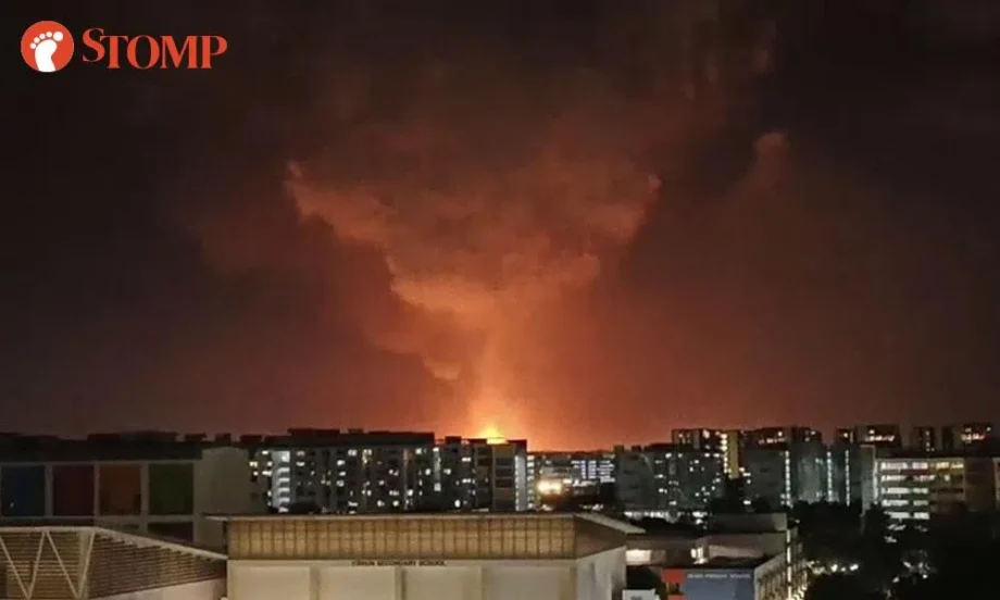 Bright orange glow spotted from Yishun to Toa Payoh: Here’s what it really was Bright orange glow spotted from Yishun to Toa Payoh: Here’s what it really was