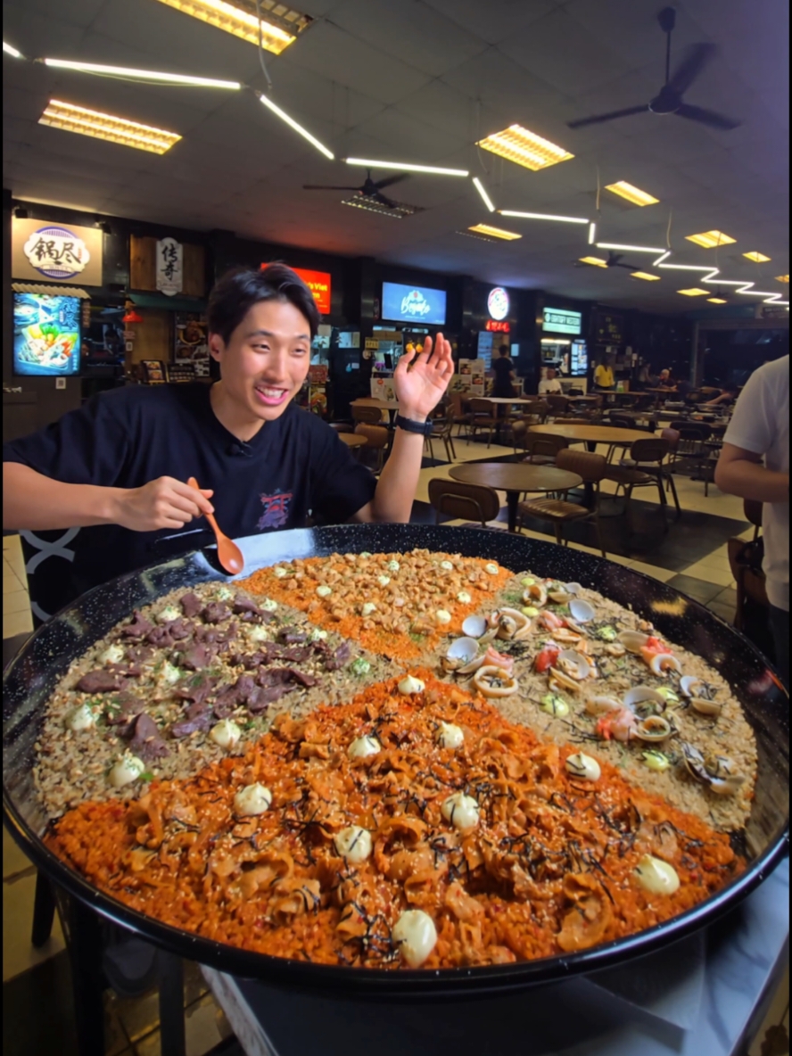 @zermattneo 30 servings of Paella for one? Yes. #foodchallenge #sgfoodie  …