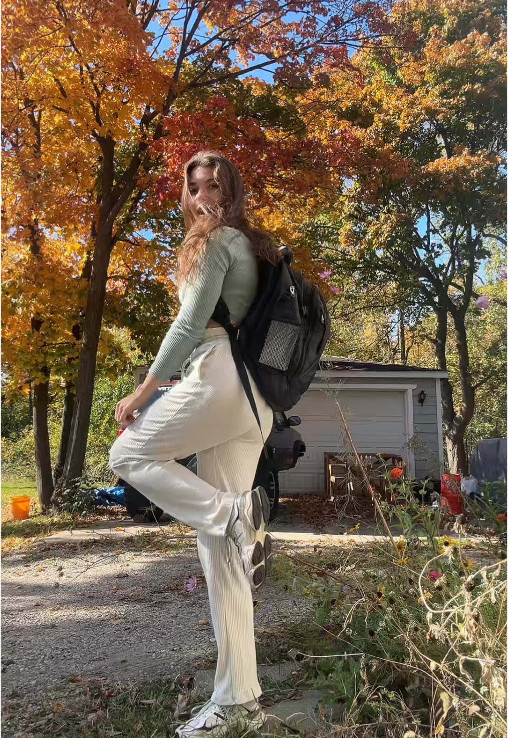 @sgadailys I felt like this outfit is cute #ootd #college #outfit  …
