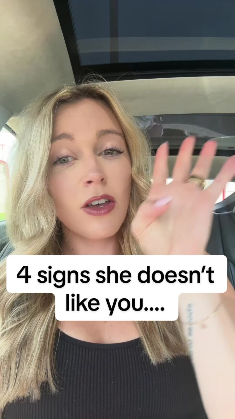 @datingwithgracie 4 signs she doesn’t like you… #datingadviceformen #datingtipsf…