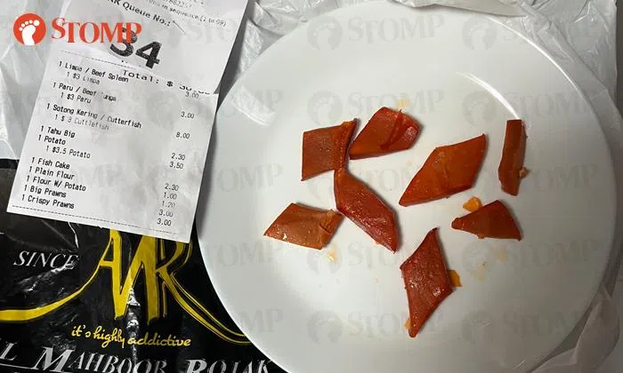 Customer shocked by  sotong in rojak, but stall dishes out the full picture