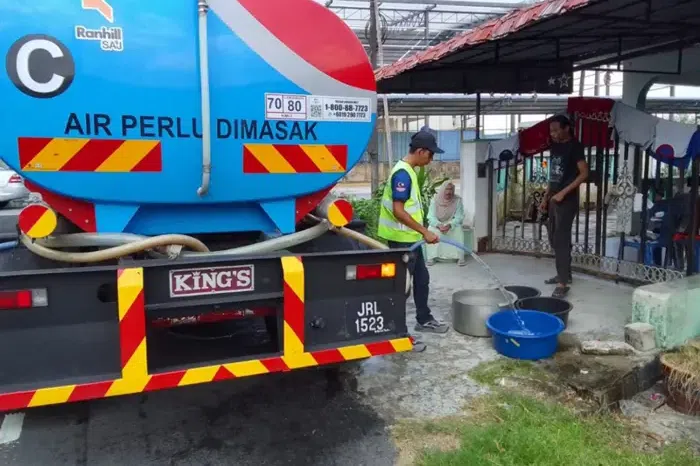 Nearly 800,000 in Johor hit by water cuts due to Johor River pollution