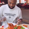 @greybtctv Eating Singapore chilli crab  is a whole fun process. #travel #food #…