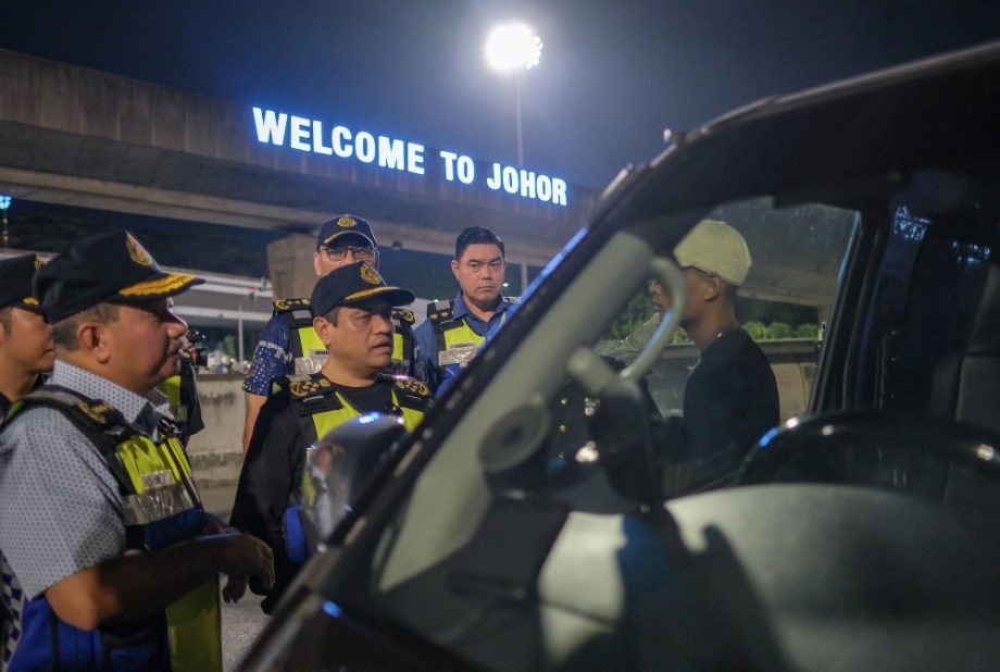 JPJ slaps RM1.39m in fines on 4,634 Singapore vehicles at Johor border JPJ slaps RM1.39m in fines on 4,634 Singapore vehicles at Johor border