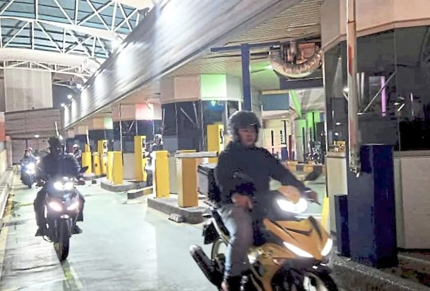 Checkpoint chaos continues amid clampdown