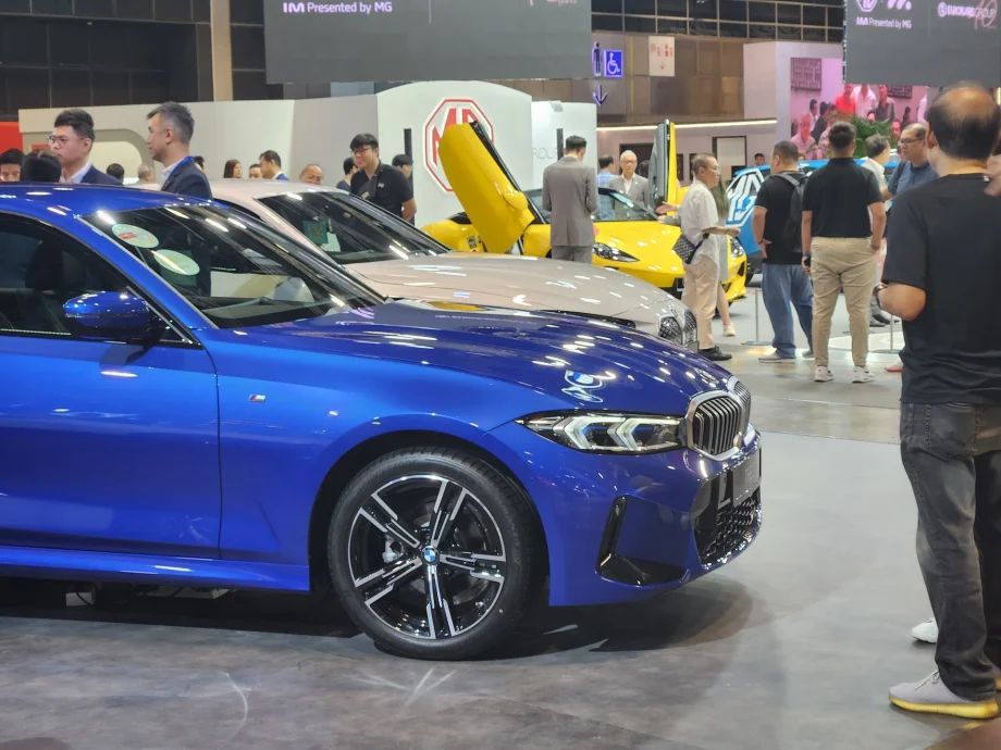 Majority of households owning 2 or more cars in Singapore do not stay in HDB flats Majority of households owning 2 or more cars in Singapore do not stay in HDB flats