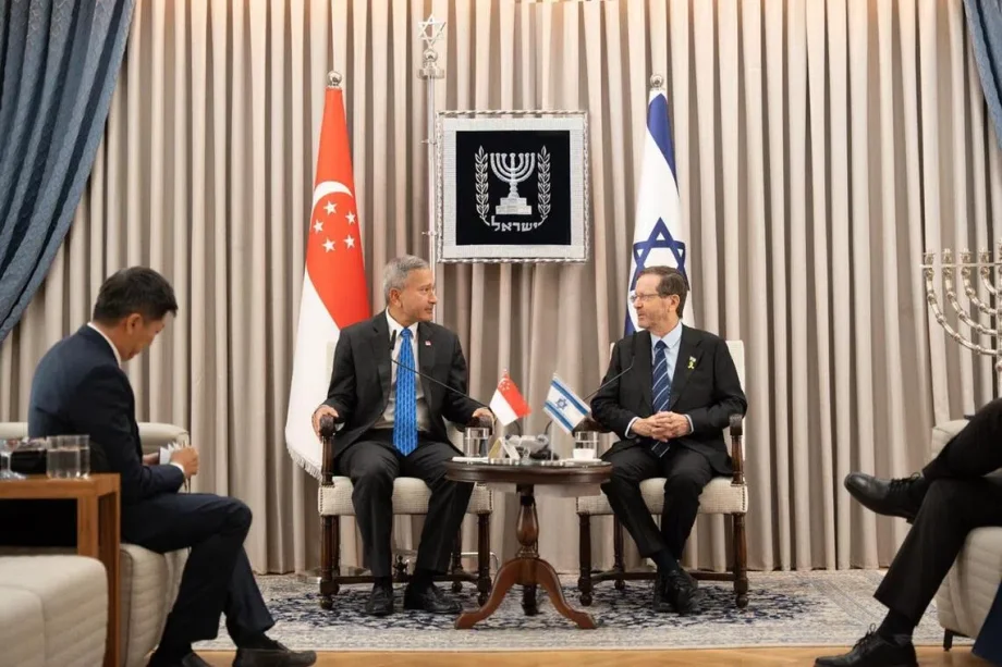 Vivian Balakrishnan discusses Gaza peace efforts in meetings with Israeli leaders Vivian Balakrishnan discusses Gaza peace efforts in meetings with Israeli leaders