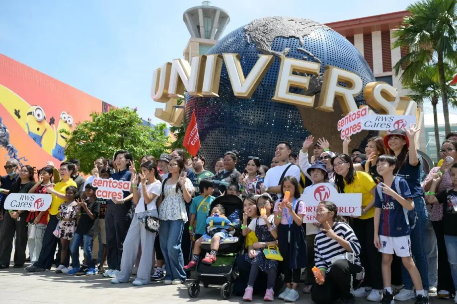 Over 250 ST School Pocket Money Fund beneficiaries enjoy day on Sentosa, including Universal Studios