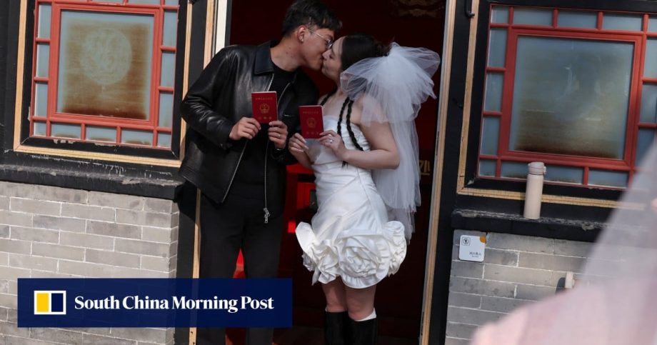 Want a wedding in a nightclub, a temple, a lake or a subway station? In China, you can