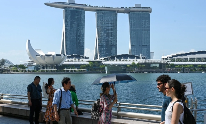 ‘One meal a day’: Chinese tourists slam Singapore’s high costs