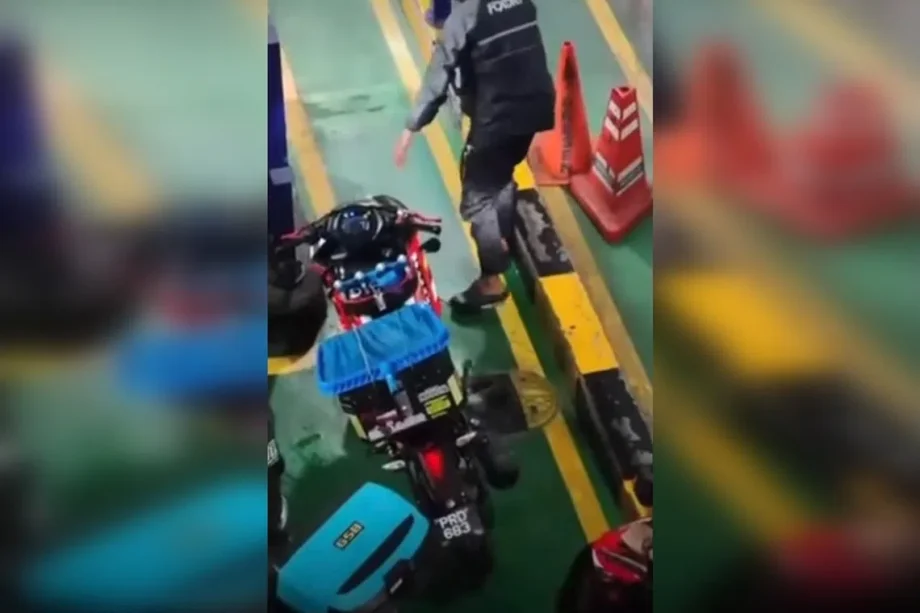 Malaysian motorcyclist who dodged passport check at JB checkpoint in viral images turns himself in