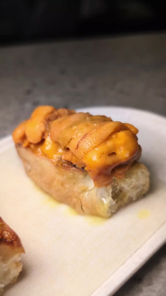 @eshtonc I’m begging you to not come here, because I don’t want to queue 2 hours… @eshtonc I’m begging you to not come here, because I don’t want to queue 2 hours…