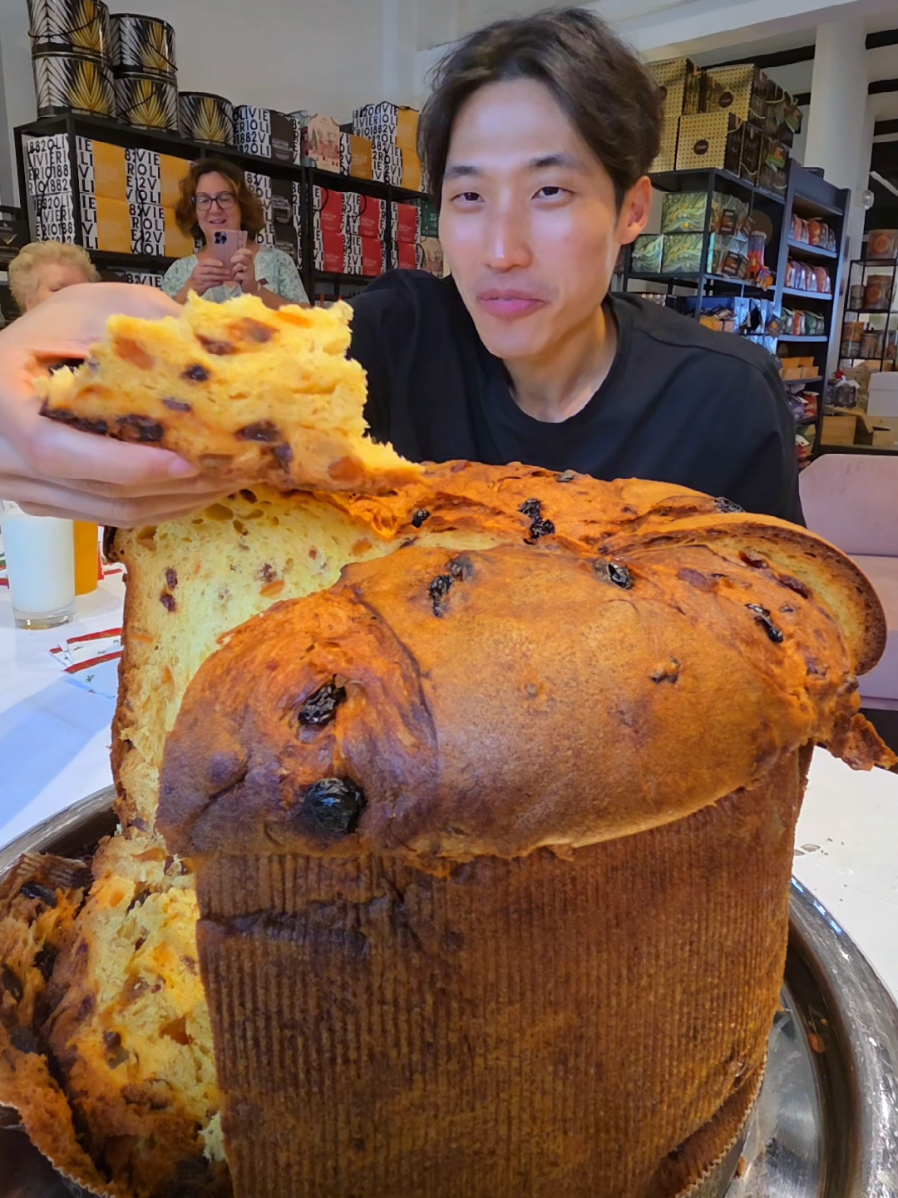 @zermattneo 5KG Panettone Challenge! Italian grandma in the background has never…