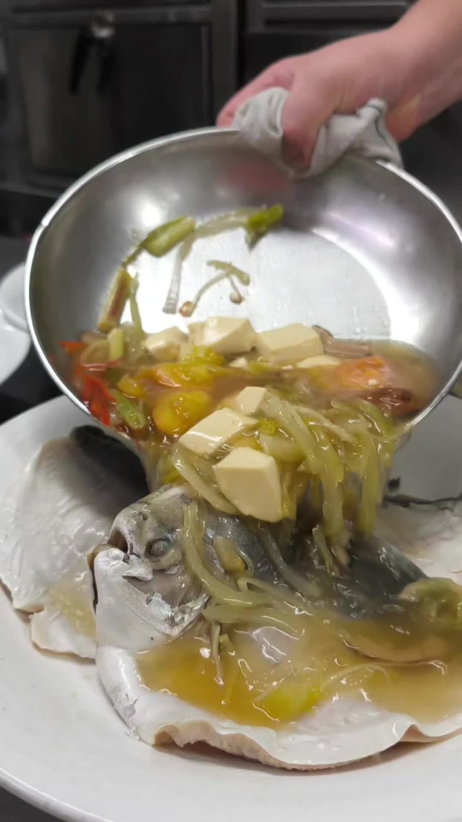 @jinglongseafood Gather, celebrate, and feast at Jing Long Seafood Restaurant. W…