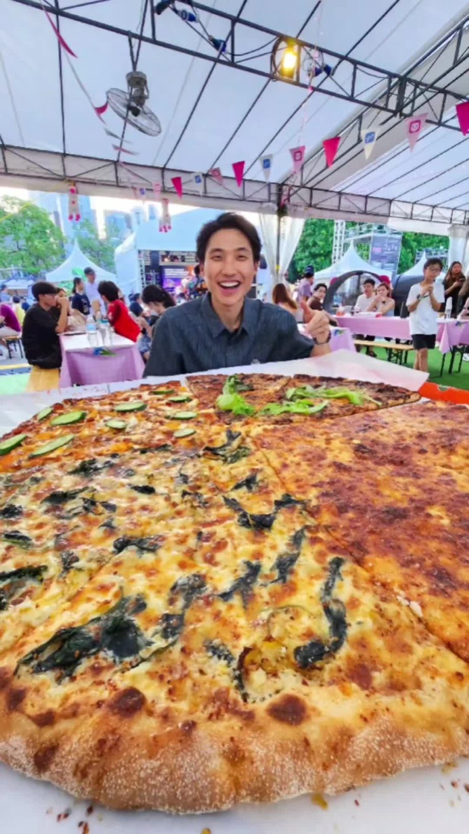 @zermattneo They called it a pizza – I call it my Everest. This 32 inch pizza wa…