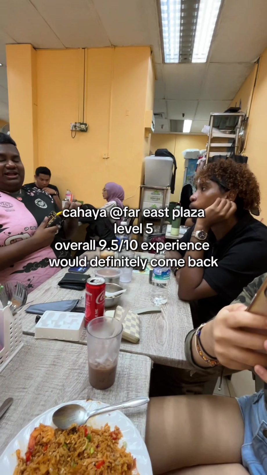 @fartsnkisses_ COME DOWN TO CAHAYA TO GET GOOD HALAL LOCAL FOOD YALL #fyp #foryo…