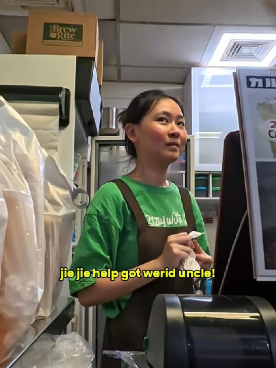 @okkar.tries Found a hidden gem in Bukit Batok! This huge bubble tea was only …