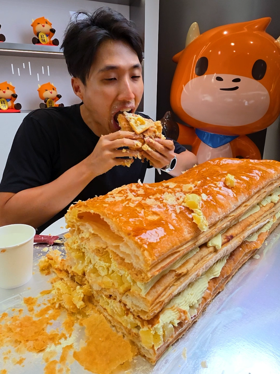 @zermattneo 7.7KG LARGEST Apple Strudel Challenge! I’m like 12% pastry after thi…