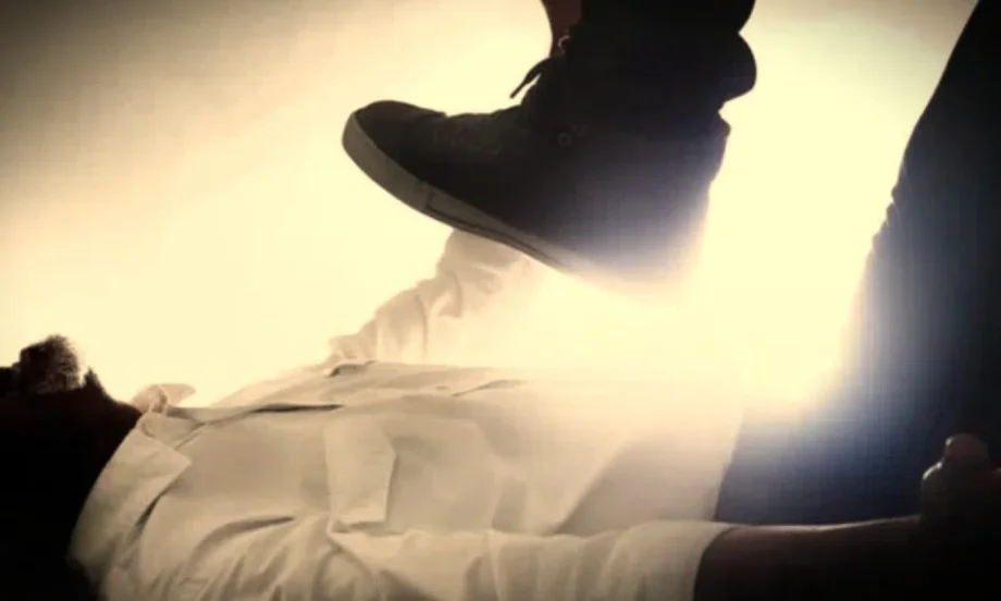 Bangladeshi worker beaten up by 5 men for 2 hours after picking up discarded bicycle lock Bangladeshi worker beaten up by 5 men for 2 hours after picking up discarded bicycle lock