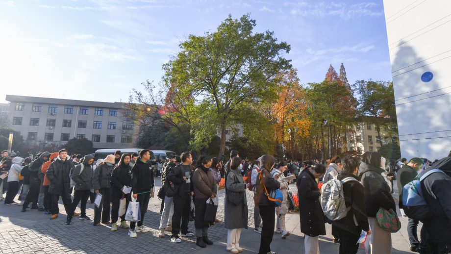 Chinese youth rush for government jobs amid economic headwinds Chinese youth rush for government jobs amid economic headwinds