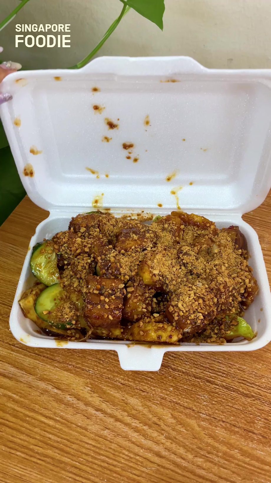 @singaporefoodie This hidden gem has Rojak with lots of peanuts  Sedap Singapore…