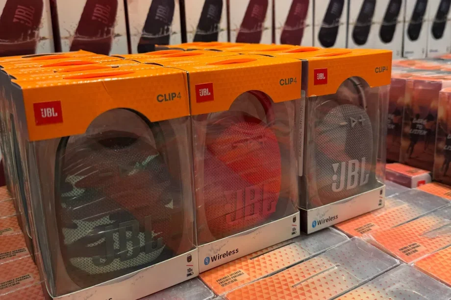 Over 300 counterfeit products in Singapore taken down by JBL’s parent company Over 300 counterfeit products in Singapore taken down by JBL’s parent company