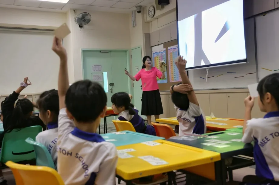 MOE on track to hire over 1,000 teachers in 2025; half of applicants are mid-career switchers MOE on track to hire over 1,000 teachers in 2025; half of applicants are mid-career switchers