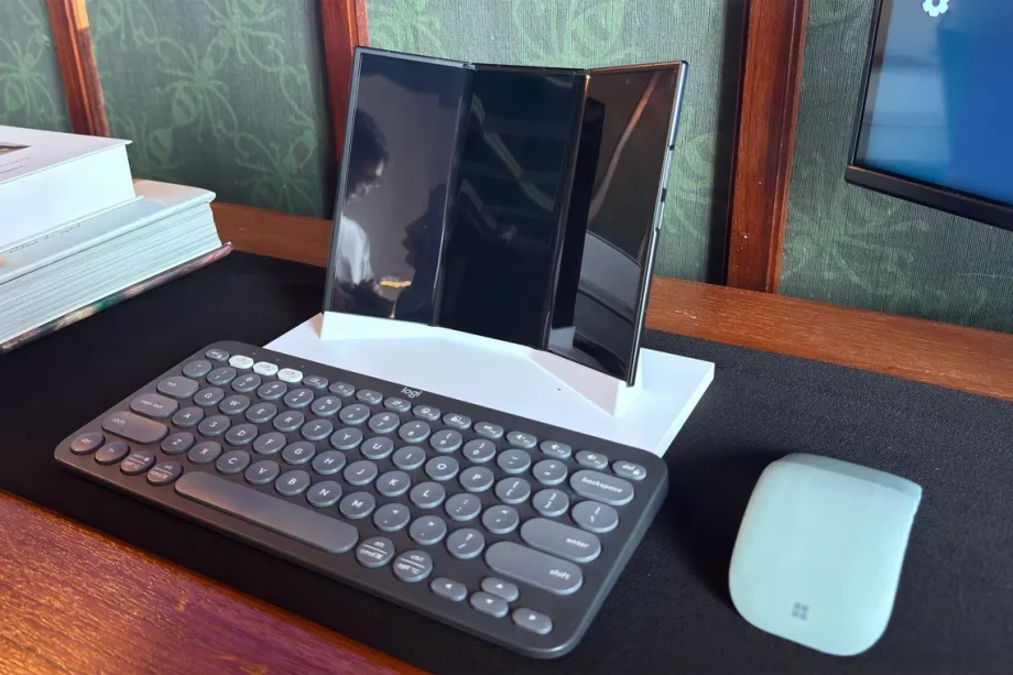 Samsung Galaxy Z TriFold is already sold out once, second waitlist now open in Singapore Samsung Galaxy Z TriFold is already sold out once, second waitlist now open in Singapore