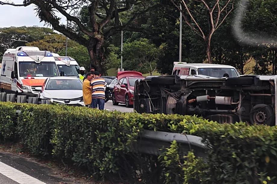 Motorcyclist taken to hospital after accident involving multiple vehicles on PIE Motorcyclist taken to hospital after accident involving multiple vehicles on PIE