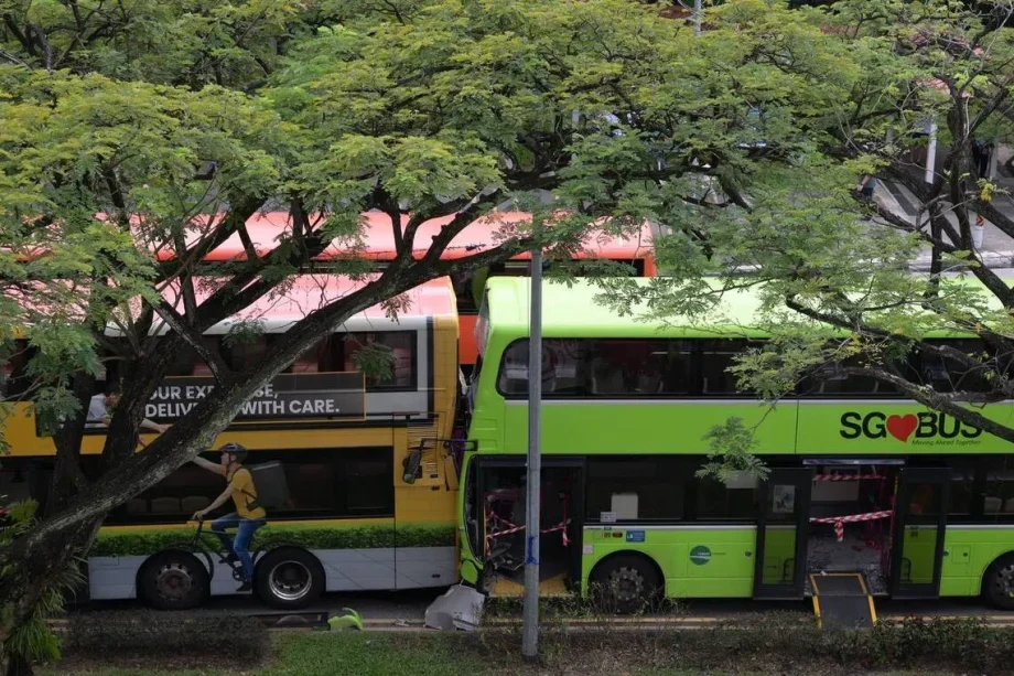 44 taken to hospitals after bus accident in Jurong West; LTA probing 44 taken to hospitals after bus accident in Jurong West; LTA probing