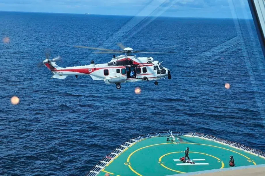 RSAF airlifts cruise ship passenger in need of medical attention to SGH RSAF airlifts cruise ship passenger in need of medical attention to SGH