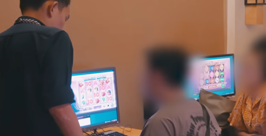 16-year-old suspect among 36 people being investigated for illegal gambling, misuse of bank accounts, Singapore News