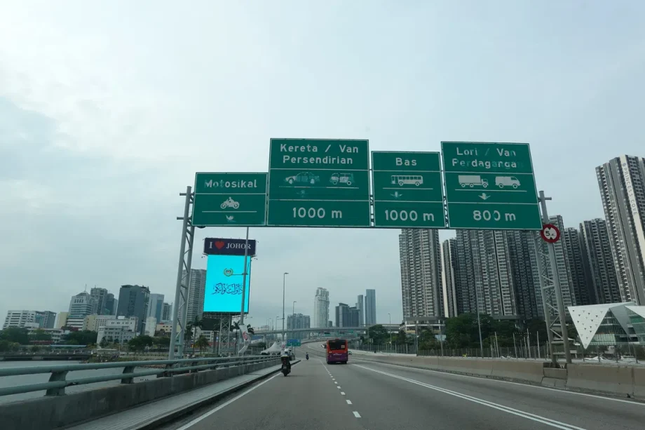 Malaysia to expand QR code clearance at Johor checkpoints Malaysia to expand QR code clearance at Johor checkpoints