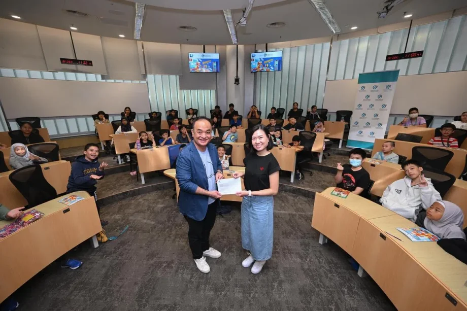 Tokio Marine Life Insurance gives k to ST pocket money fund, conducts financial literacy workshop Tokio Marine Life Insurance gives k to ST pocket money fund, conducts financial literacy workshop