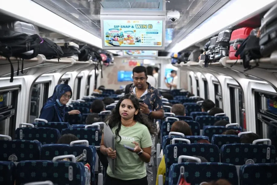 Hundreds take JB to KL electric train on first day of service