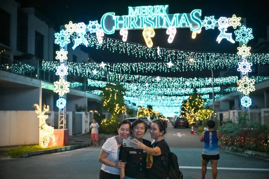 Residents of Cantonment Towers, Woodlands St 13, Luxus Hills light up estates with Christmas cheer