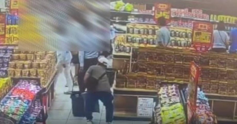 Elderly Singaporean couple forced to extend JB day trip after getting passports stolen in supermarket, Singapore News Elderly Singaporean couple forced to extend JB day trip after getting passports stolen in supermarket, Singapore News