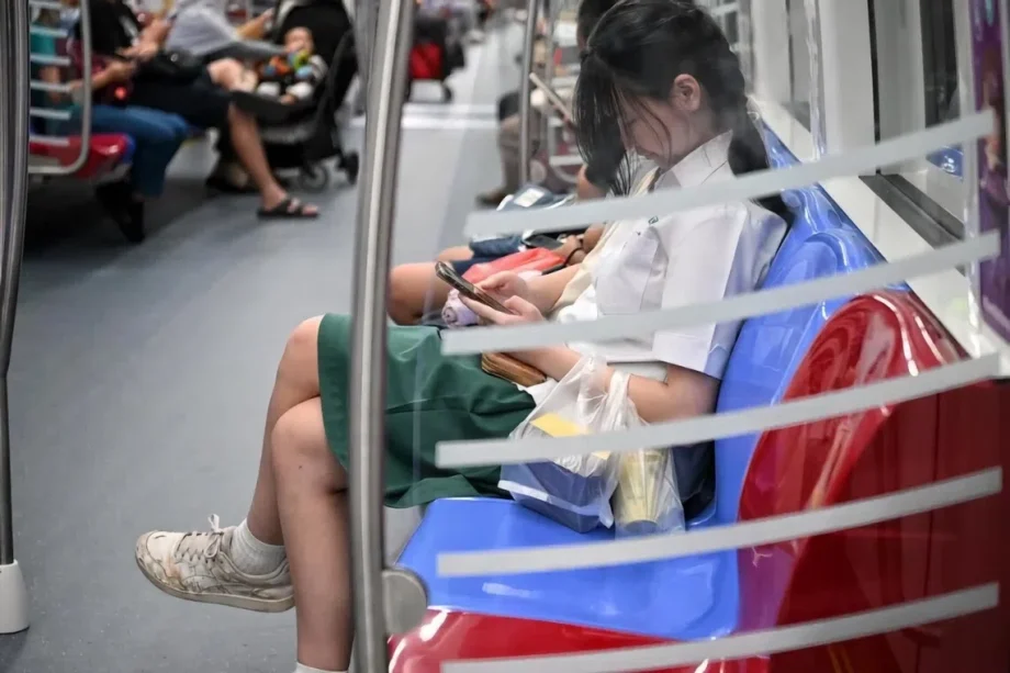 Secondary school students will no longer be allowed to use their phones in school starting next year Secondary school students will no longer be allowed to use their phones in school starting next year