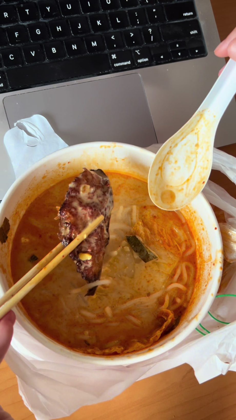 @somesingaporean Please try this kind of laksa if you’re coming to sg, this gott… @somesingaporean Please try this kind of laksa if you’re coming to sg, this gott…